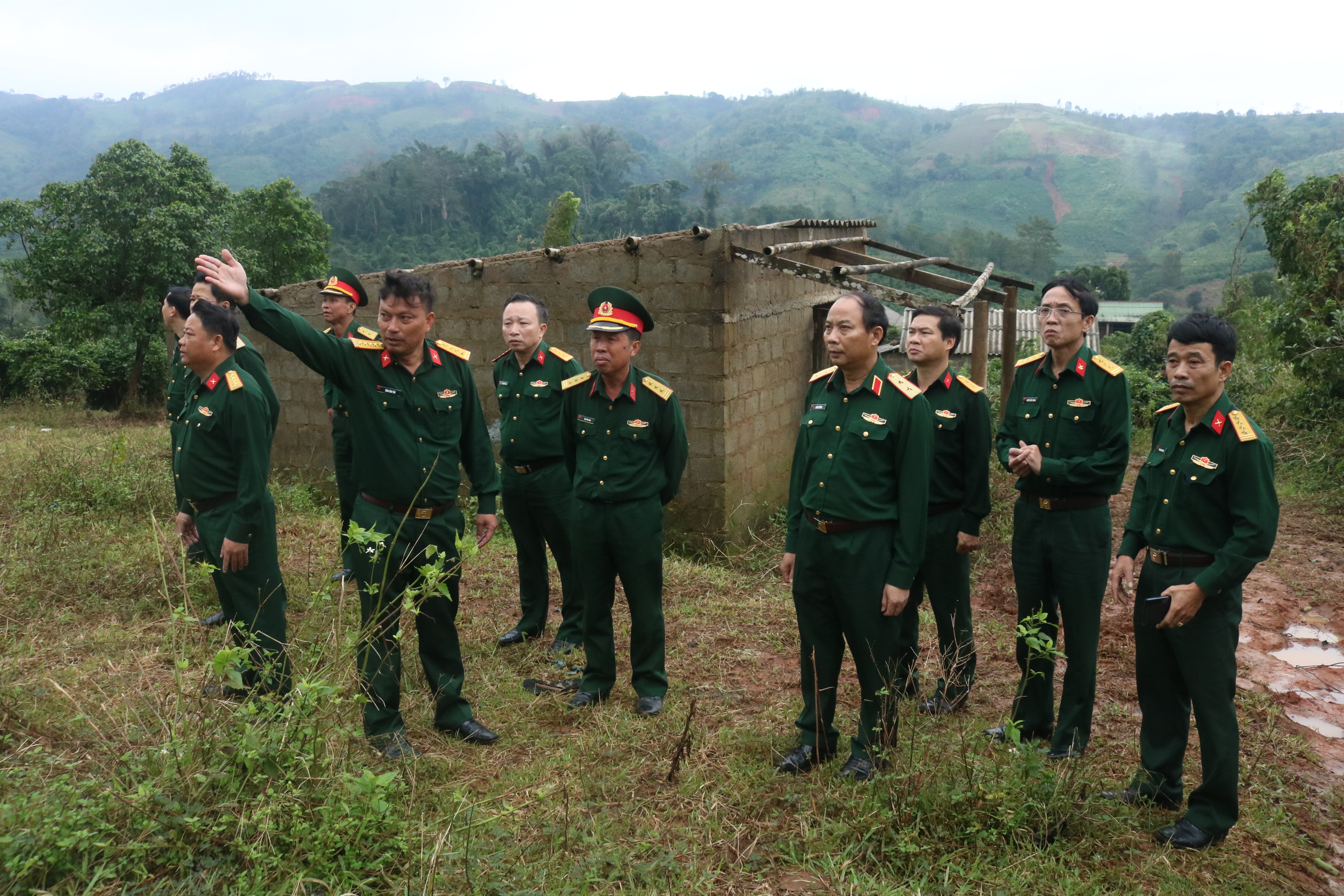 Triển khai các chế độ chính sách cho bộ đội bị thiệt hại do mưa lũ